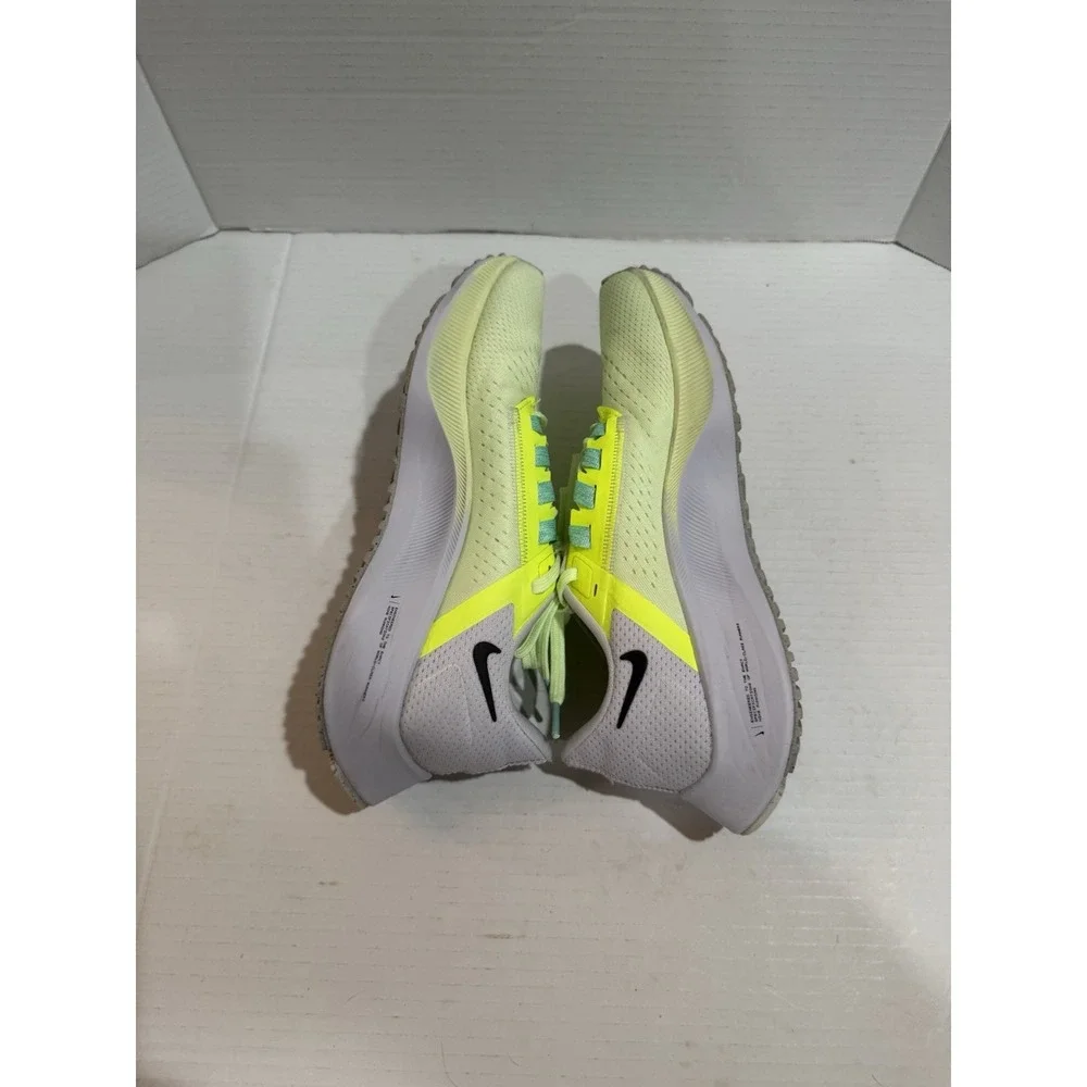Nike Air Zoom Pegasus 38 (women's), colorway Volt/Light Lemon, size 8.5